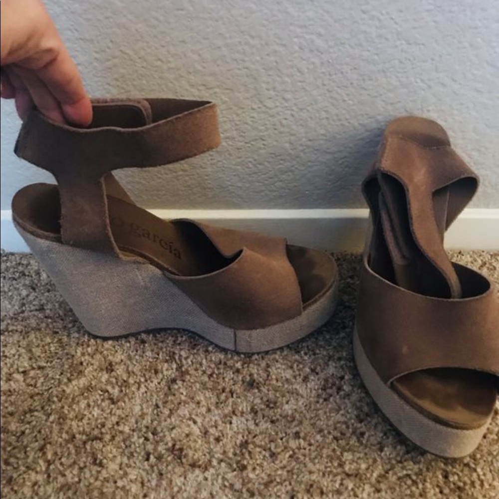 Suede wedge